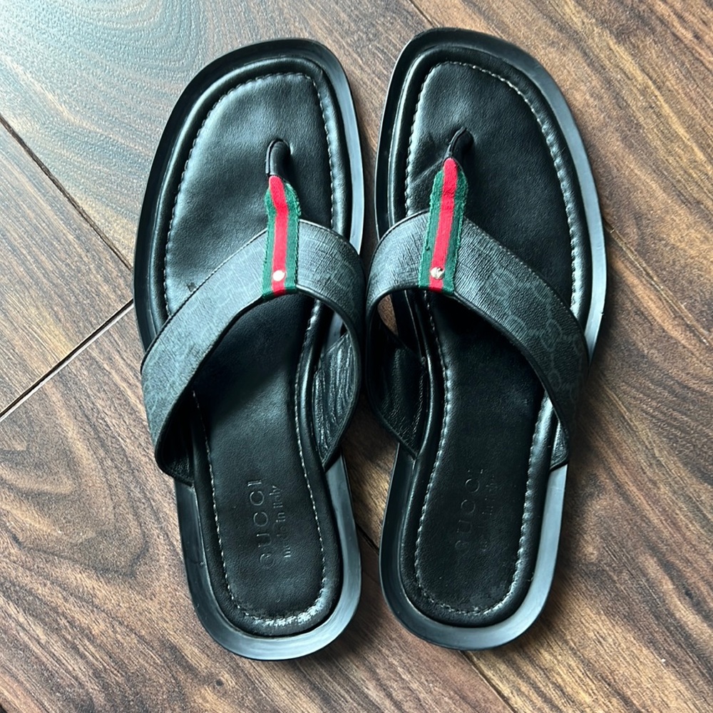 Men’s Gucci GG Supreme Canvas Web Thongs, Size 9, Black